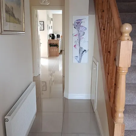 2 Bedroom Townhouse, Super King, 5 Min To Centre