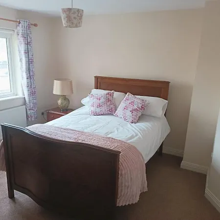 2 Bedroom Townhouse, Super King, 5 Min To Centre *