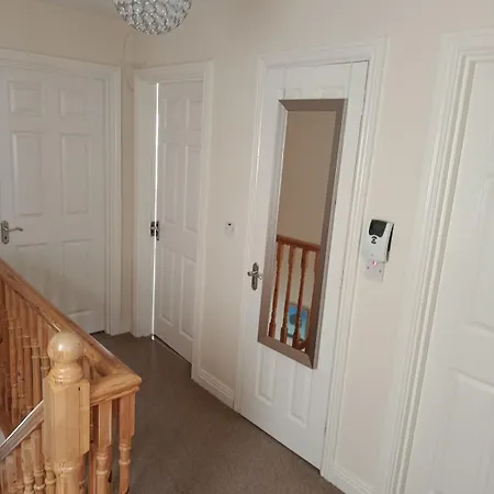 2 Bedroom Townhouse, Super King, 5 Min To Centre * Carlow